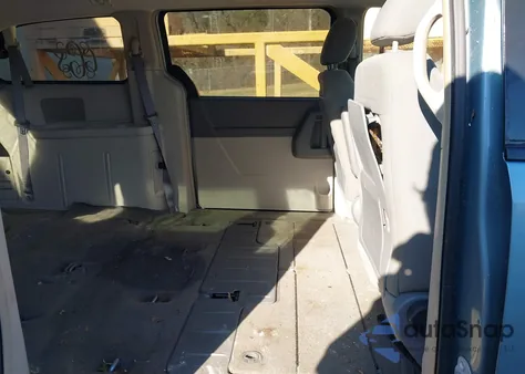 2008 Chrysler Town & Country Lx z USA, uszkodzony, nr VIN 2A8HR44H08R129401